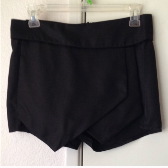 Black skort - Picture 2 of 3